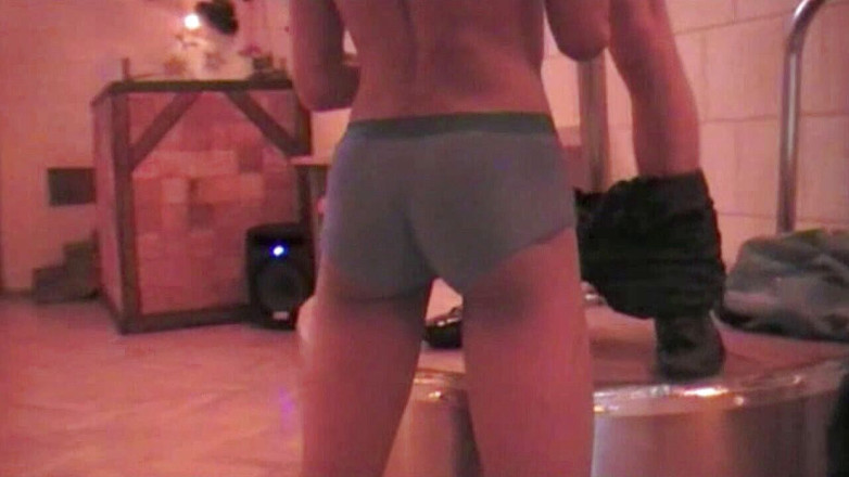 French Twinks Amator videos: Diego follada por Max en club dance