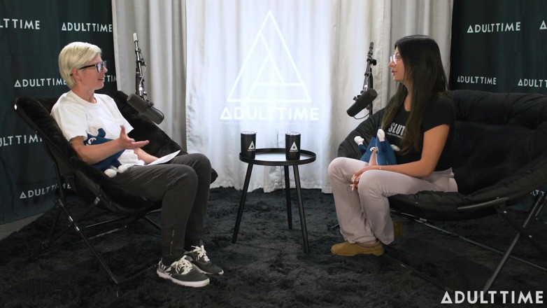 Adult Time Podcast: Cami Strella survit à un culte, célébrité de Tiktok et non-monogamie |...