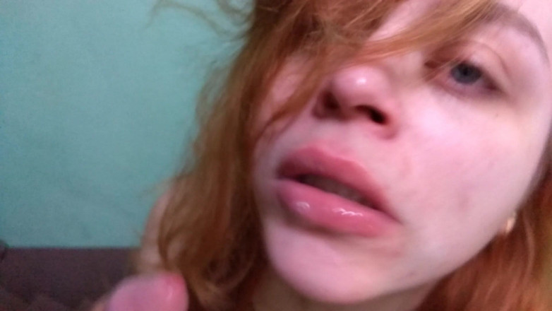 Horny Fuck Bitches: Rudowłosa laska jest napalona jak kutas