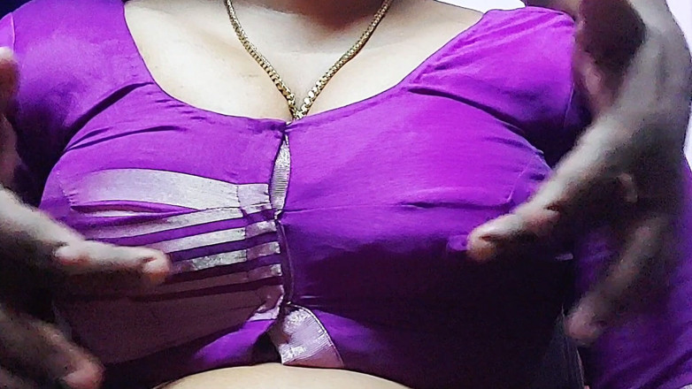Desi Mohini: Hete massagesessie van milf met dikke kont