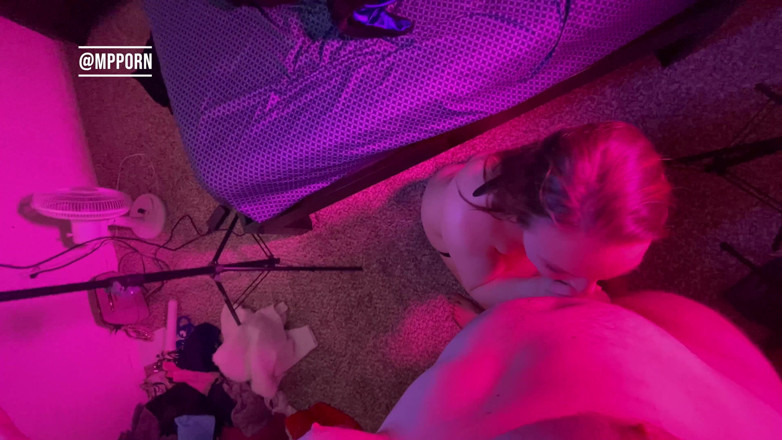PNW Porn: Cewek nakal dengan toket besar ini dientot habis-habisan sampai dicrot...