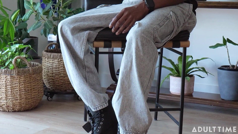 Adult Time Podcast: Isiah Maxwell kiest een geur voor elke scène! | Pornoster Interview |...