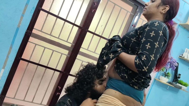Vaishnavysharunraj: Beso de tetas con culo y lamer