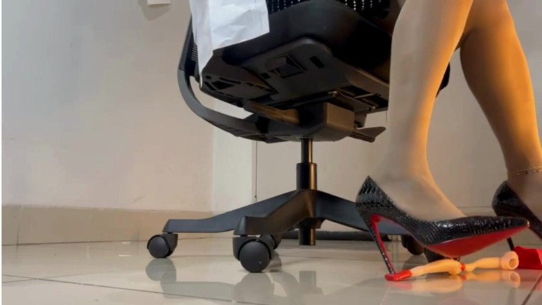 Maeling: Tiny Bimbo Brat Crushed and Stomped at Work - Ignorant Giant