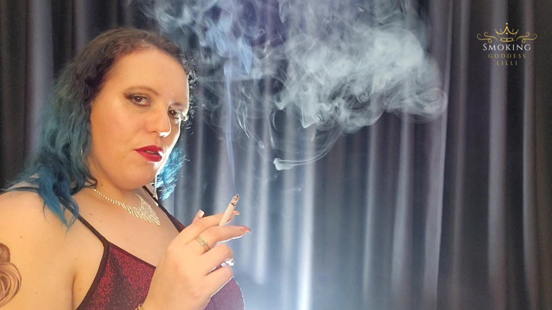 Lilli Cukierek Cox: Lilli Smoking Vs120s