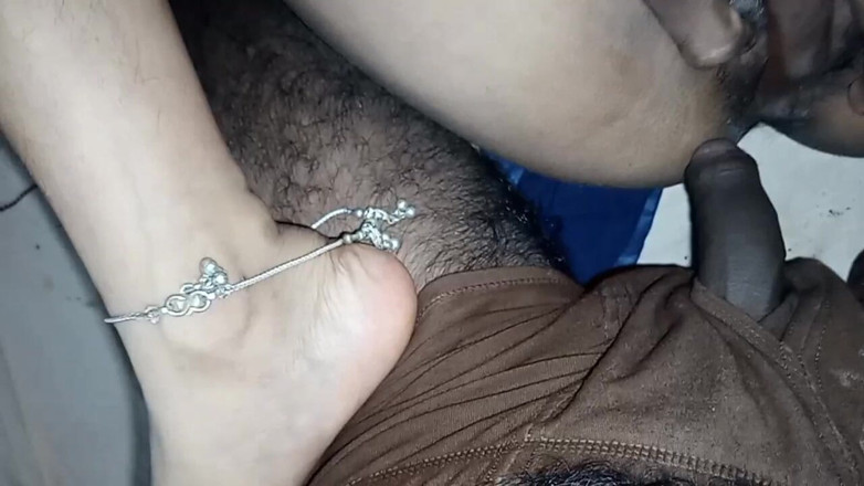 Sital: Novo vídeo de sexo da tia indiana