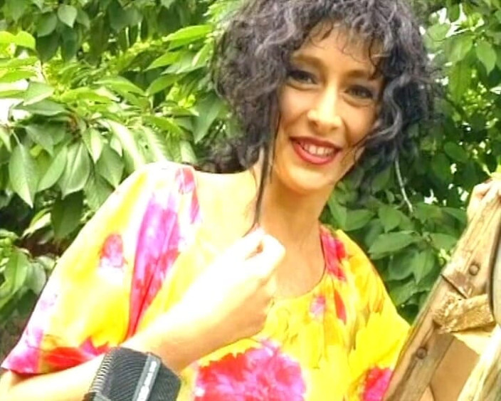 Deutsche Frauen: MILF Jerman seksi dikongkek lubangnya di luar rumah