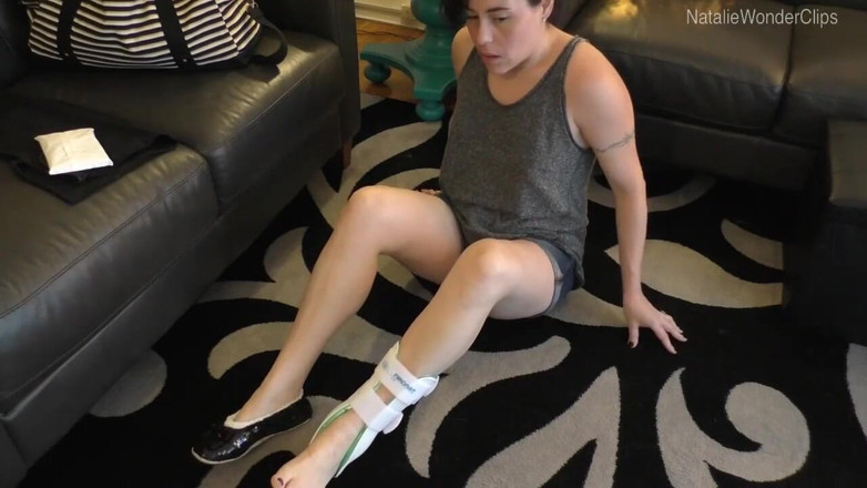 Natalie Wonder: Limping around in my air cast &amp; the distressing distress of...