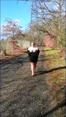 Nelle1276: Buiten wandelen