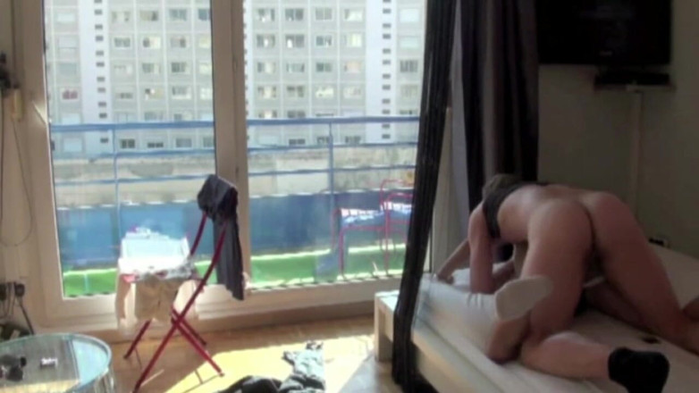 FRENCH PORNSTARS FUCKERS: Yougn Arba kameorn frost tarafından jock'ta sikiliyor