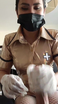 Sadistische verpleegster klinkend en randend