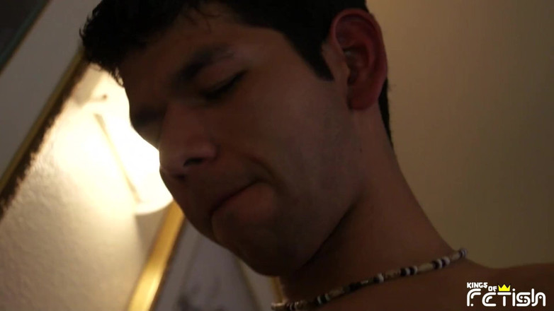 Gay Diaries: Dois jovens fazem sexo anal incrível na cama em estilo...