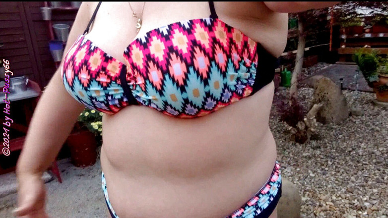 Hot-Pussy66: Le meilleur de mes seins en plein air