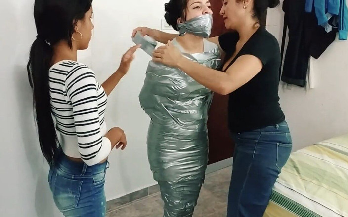 Selfgags Latina Bondage: キャサリンのミイラ化の悪夢