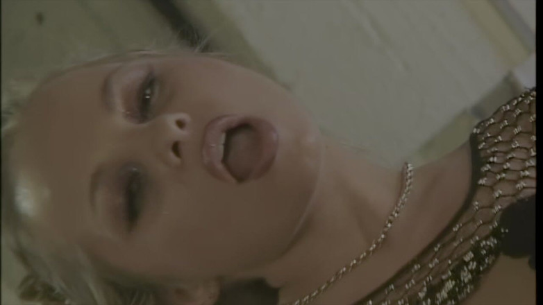 Inhonorof porn: 이 아름다운 창녀를 위한 스탠딩 DP