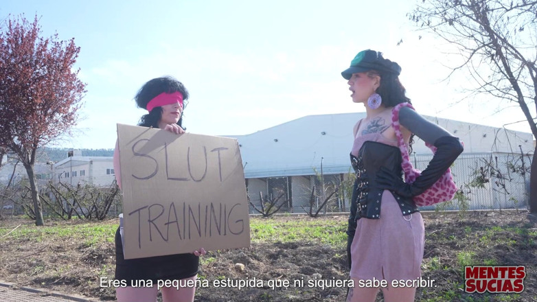 Mentes Sucias: BDSM -emmita misbehaves, và fedora đưa ra hình phạt