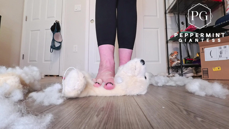Peppermint Giantess: 67 Giantess desculță înaltă Plushie Crush: dimensiunea 16 Degetele de la picioare...
