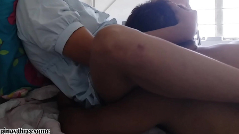 Pinay Threesome: haan bebi sauteli mammi ki choot khao