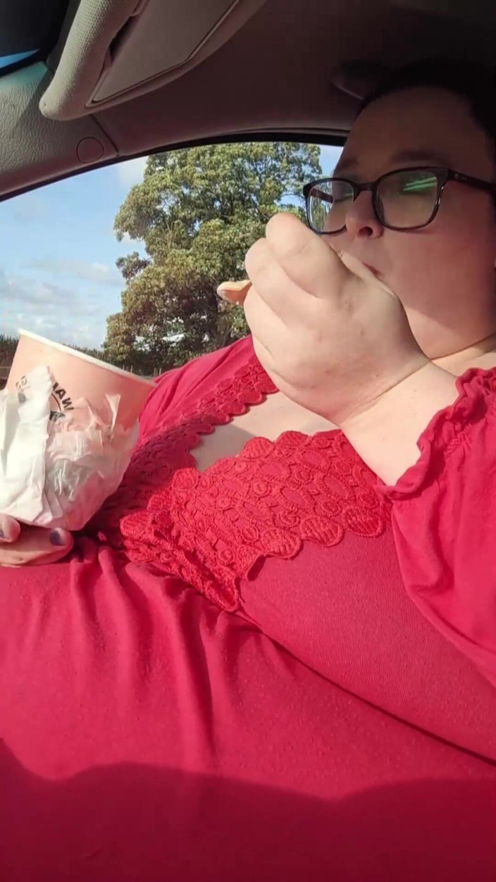 SSBBWLadyBrads: Więcej Nadziewanie lodu SSBBW