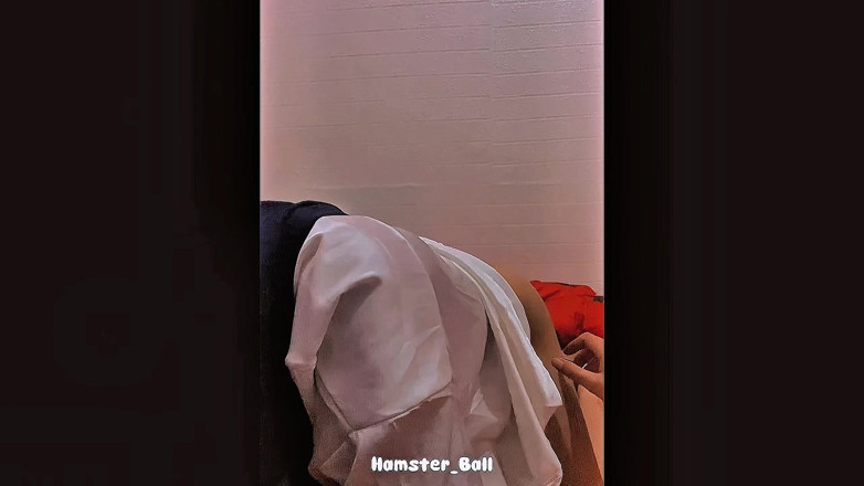 Hamster_Ball: 나는 모든 말레이 히잡이 펠라 자지에 아주 좋다는 것을 인정해