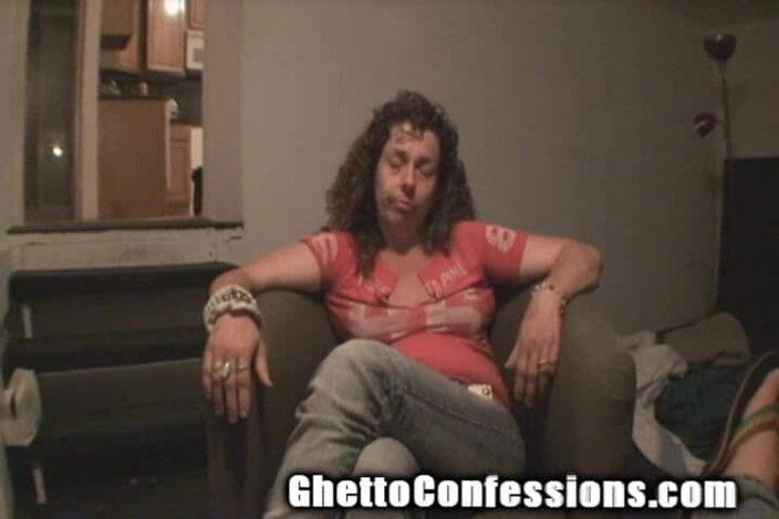 Ghetto Confessions: Неприємна щаслива повія, відтрахана старими чоловіками, відсмоктує член для всіх нас!