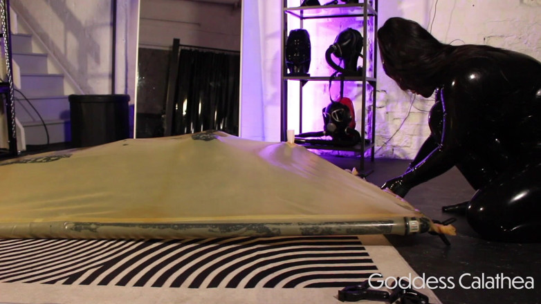 Goddess Calathea: Poupée en caoutchouc, sous vide, lit, film complet