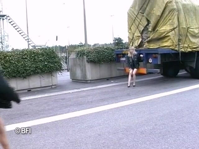 Naughty by nature in Holland: Xkiss - 咖啡馆蹦床 第3部分