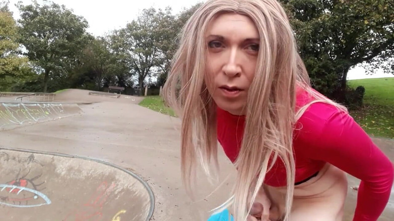 The Midnight Minx: Honění a honění ve skate parku