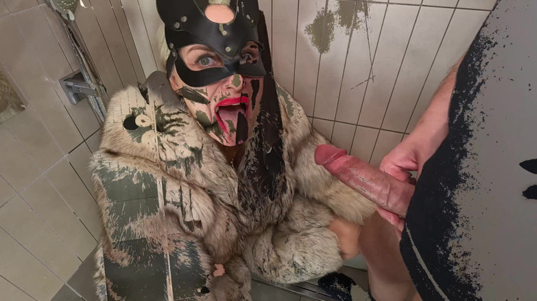 Crazywifeslut: Spală-mi haina de blană murdară cu propriul meu suc de...