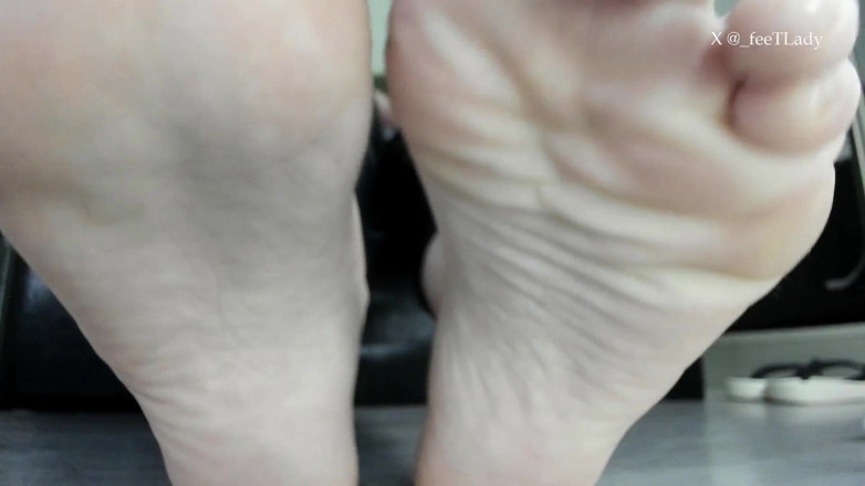 Feet lady: Пилюча, з запахом, прямо перед обличчям