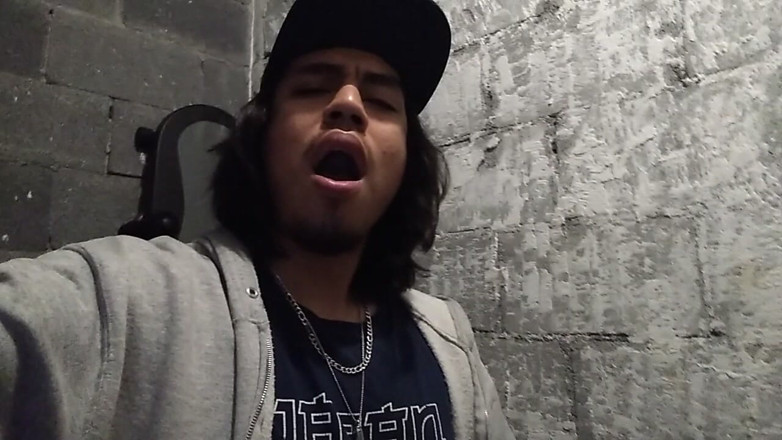 AlexAlejandro13: 私のペニスはとても目立つ