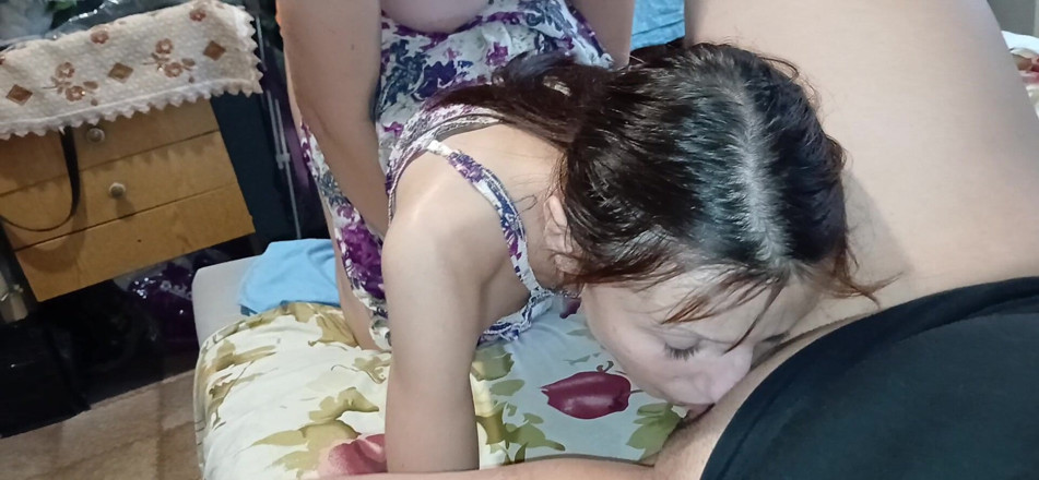 Lesbian-candys: Während meine freundin von unserem nachbarn gefickt wurde, kam ich...
