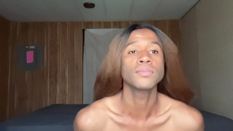 Karma Rainbow Smith D: Homens americanos ou homens internacionais me adoram mais?