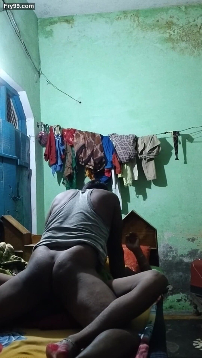 YangZi 69: Jilat memekku dan entot aku sampai aku sange banget sekarang