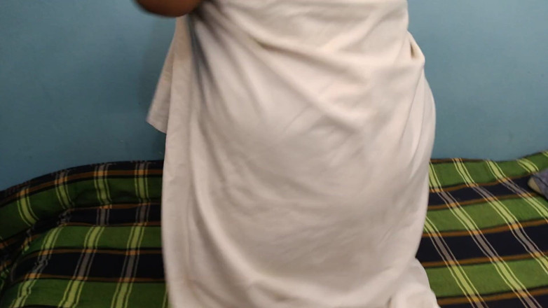 Aria Mia: Mucama de Arabia Saudita en video caliente