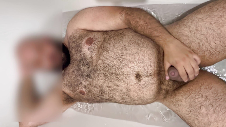 FurryCubster: Estendido: Urso pendurado sem cortes ficando duro na banheira com...