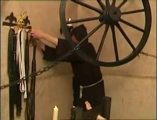 House of lords and mistresses in the spanking zone: Pico y plumas