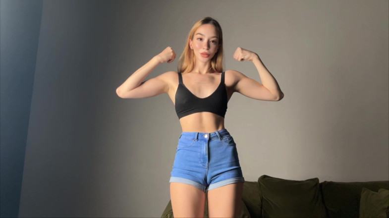 Skinny_lady69: Spectacol cu mușchii unei fete anime