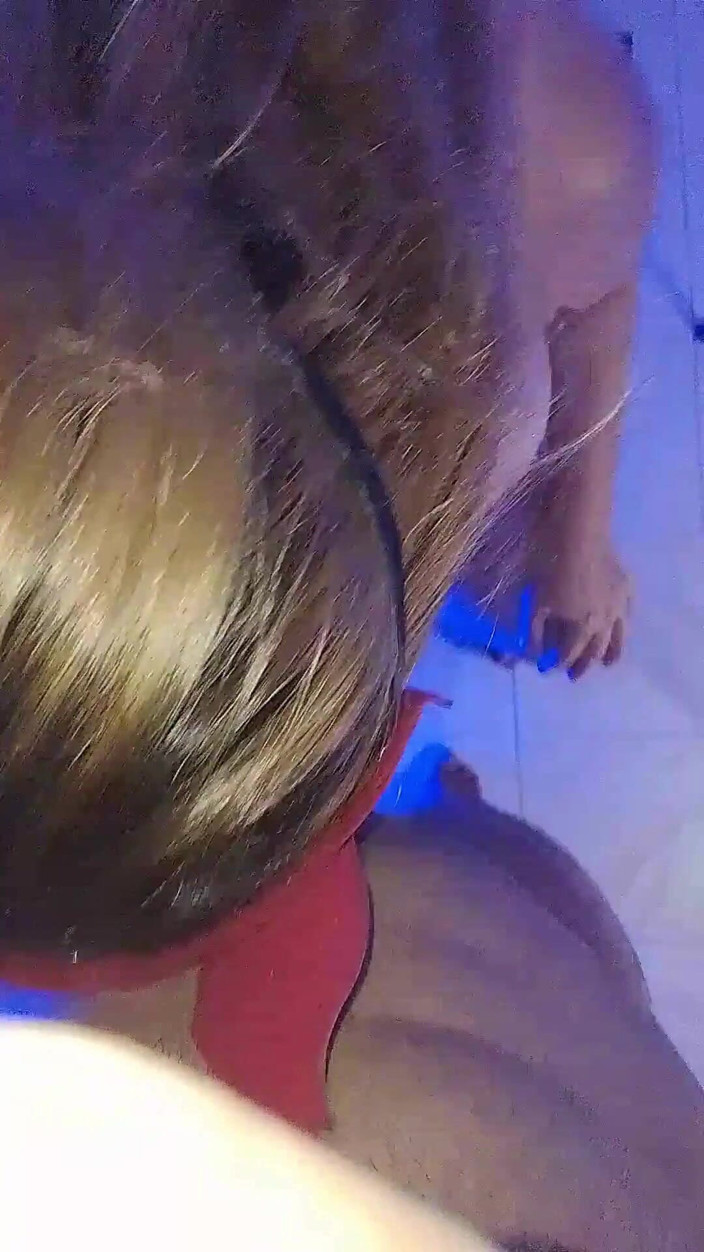 UtopianHumor507: 줄기에 그녀의 막대를 펀치 이 두 잘 부여받은 오늘 그녀가 한 정확히 무엇을