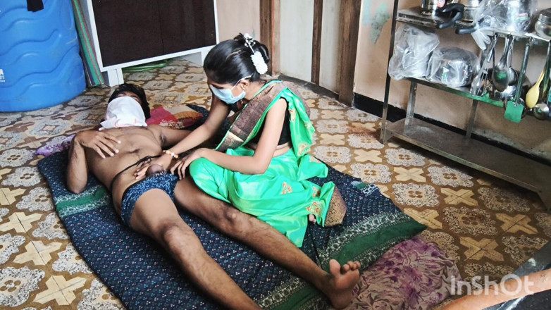 Desishycouple: 그녀의 보지를 따먹는 시바니 언컷 풀 비디오.
