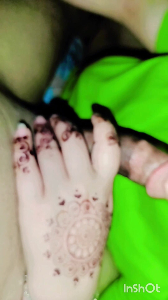 Hot step bhabi: meri hot bhaabhi mera land choosti aur padhti hai