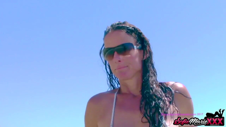 Sofie Marie: SofieMarieXXX - la giornata nuda sulla spiaggia di sofie Marie