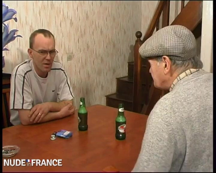 La France a Poil: La femme de ménage de papi est une bonne !