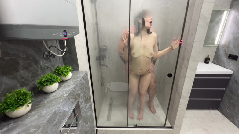 RabidRabbitss: Passionerat sex i duschen
