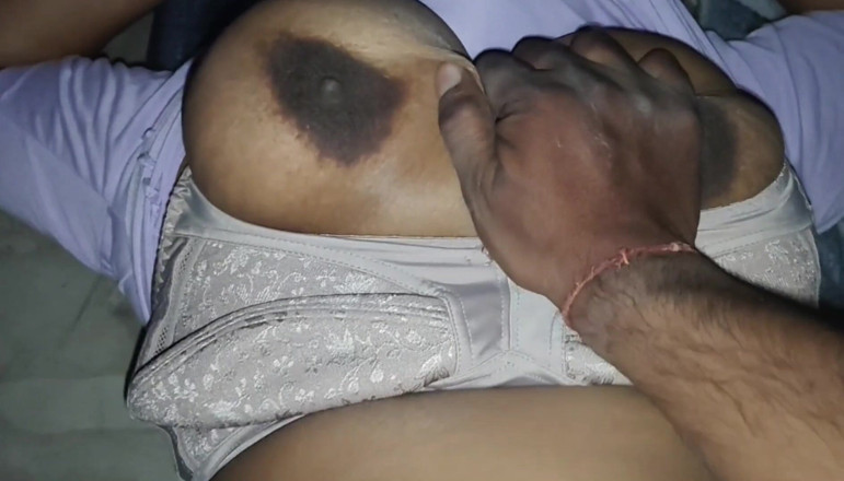Niharika Thakur: Gravid knubbig granne knullad missionär hardcore sex