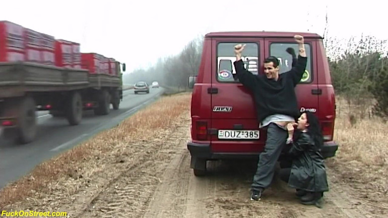 Goldwin pass: Божевільна німецька пара трахається на вулиці