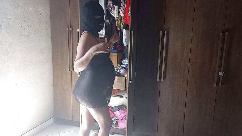 Beatriz De Jesus Silva: Tú eliges la ropa que usas en el siguiente video,...