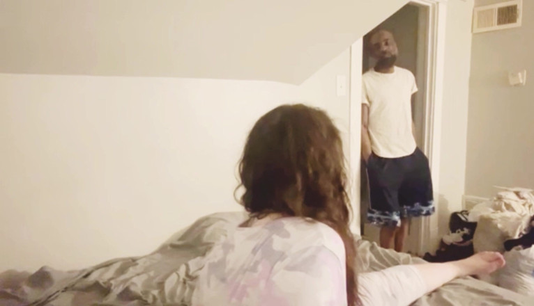 Thekookiejar: Ma belle-fille préfère baiser plutôt que de nettoyer sa chambre