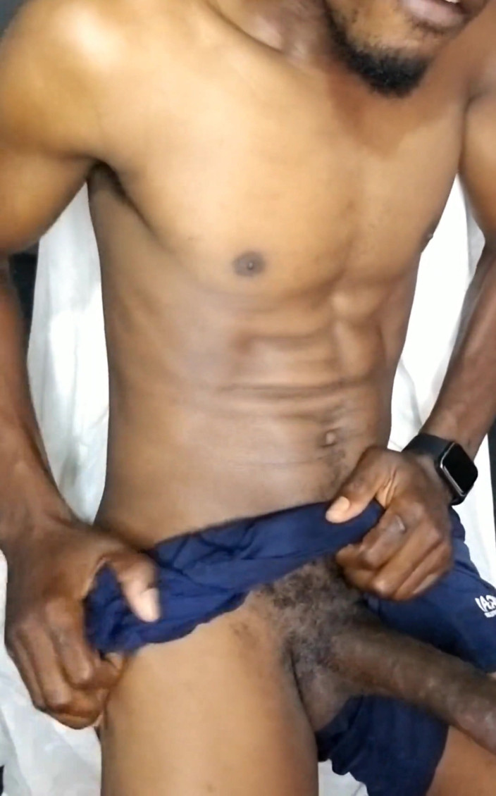 Big black cock BBCee: Ich streichelte meinen großen schwarzen schwanz und warf meine boxershorts