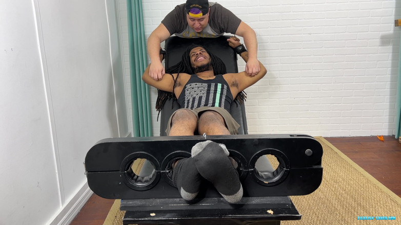 Ticklish Chubs: J Wreszcie w łaskoczącym krześle